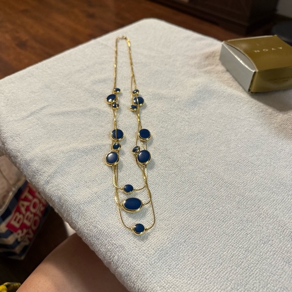 Avon “Color Classics” necklace goldtone/blue NIB 1997 vintage - Picture 3 of 7